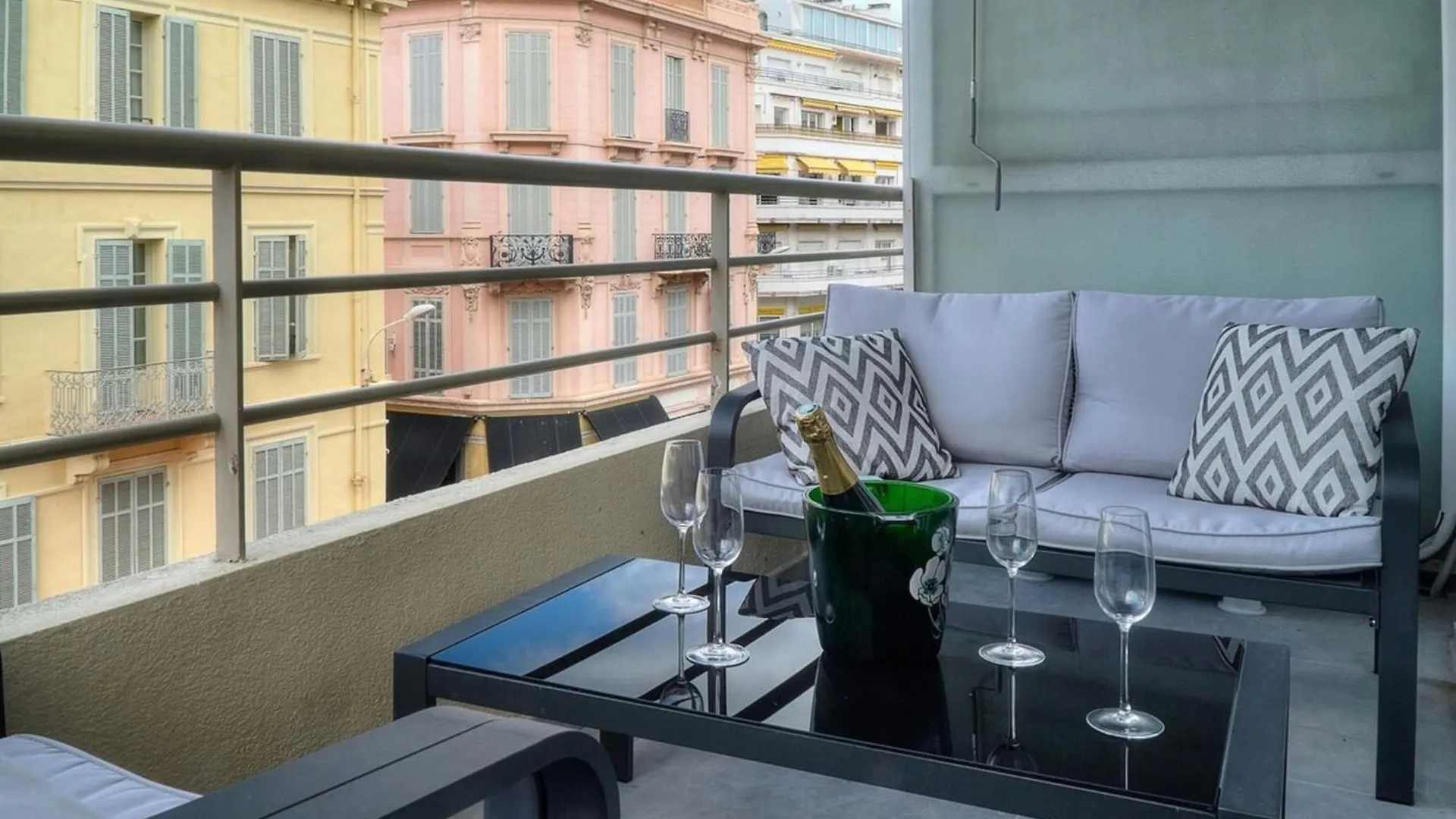 Cannes Luxury Rental - Stunning Apartment With Terrace To Rent Grand Hotel