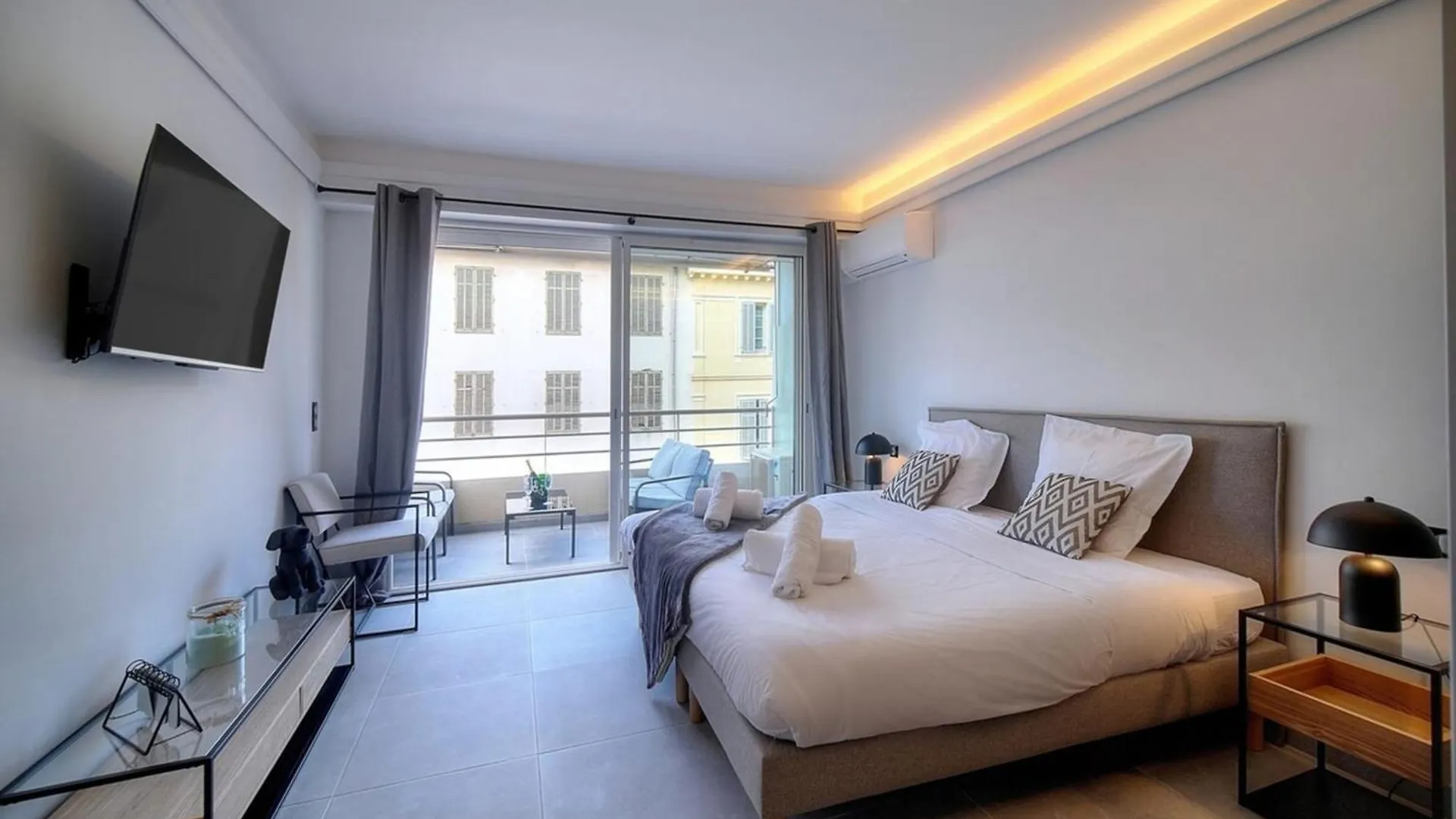 Cannes Luxury Rental - Stunning Apartment With Terrace To Rent Grand Hotel France