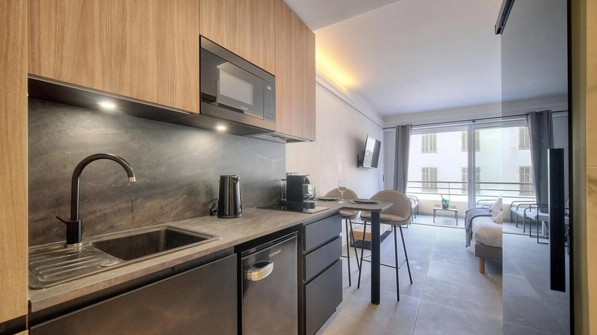 Cannes Luxury Rental - Stunning Apartment With Terrace To Rent Grand Hotel France